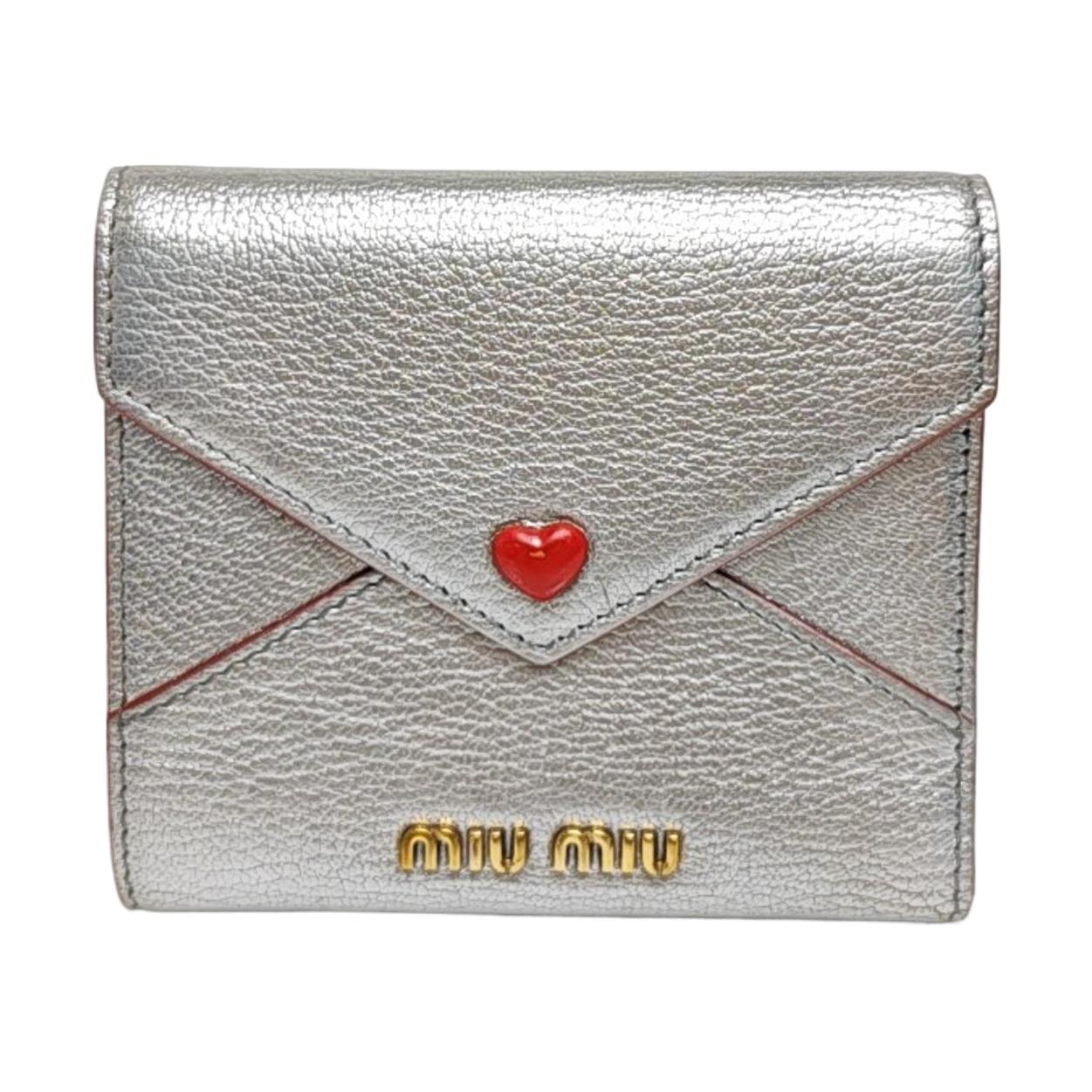 [Pre-Owned] Love Gray Sheepskin Wallet - Very Good #17MNCK2 ONE SIZE