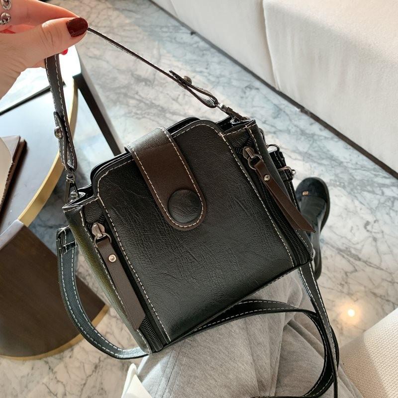 

Chic Wide-strap Spring Autumn Shoulder Bag For Women Stylish Crossbody Purse чёрный