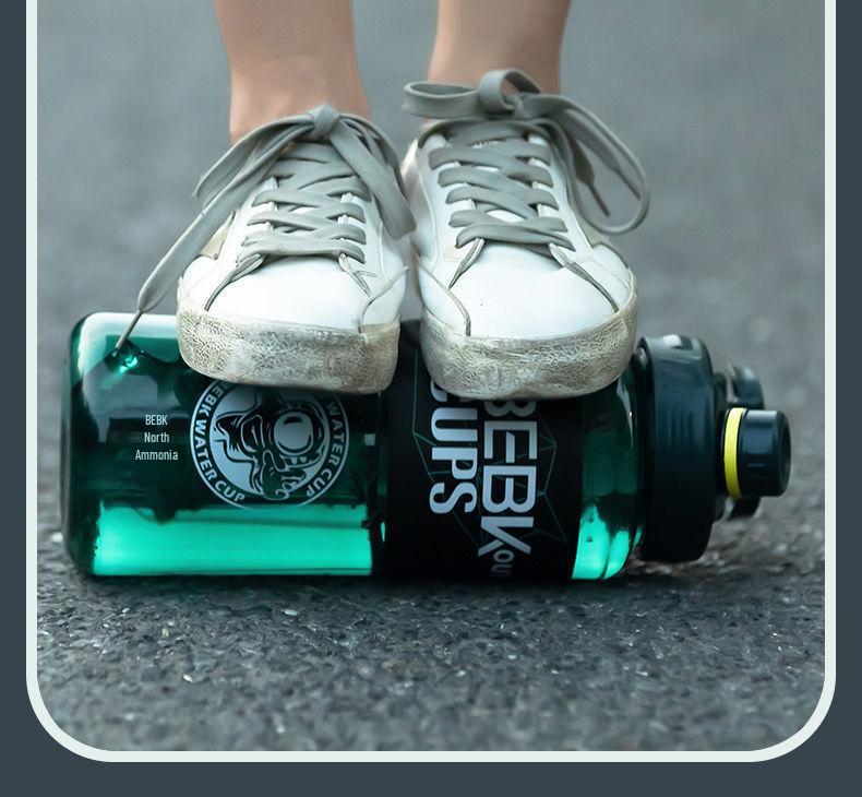 Large Capacity Outdoor Sports Water Bottle with Straw for Students