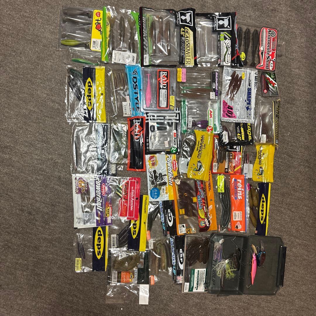 Used Bass fishing/lure/worm/bulk sale/retirement set
