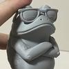 3D Printed Frog Figure, Mini Desktop Ornament, Simulated Frog Model with Sunglasses Crossed Arms, Standing Frog for Desk, Car Interior