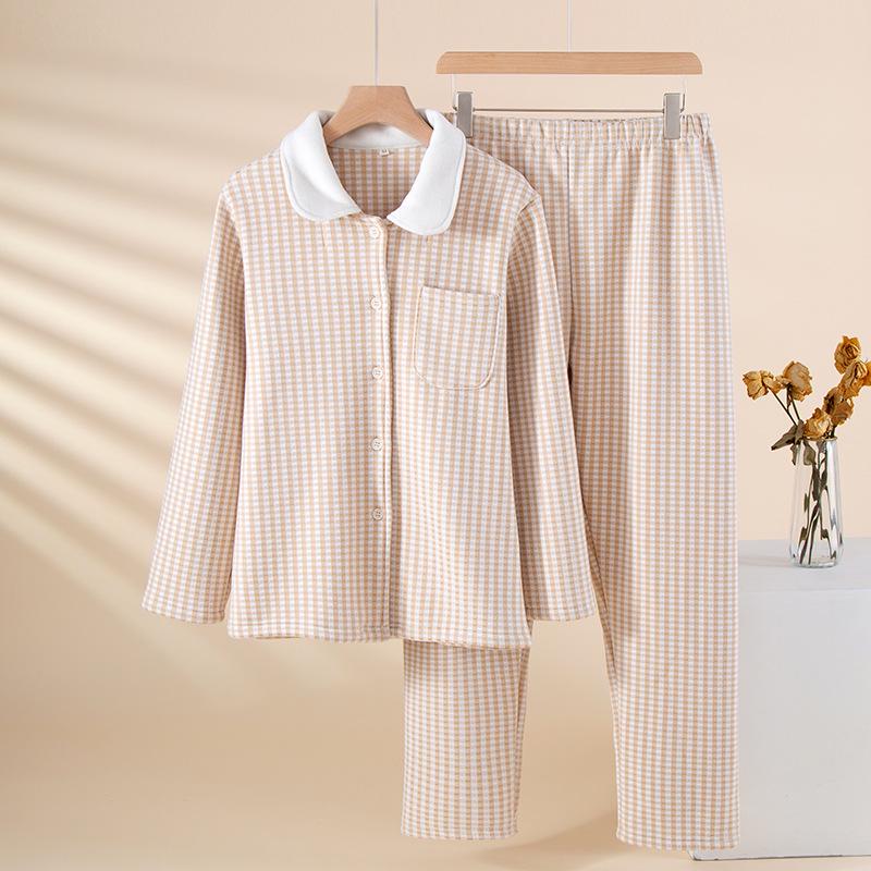 Velvet Thickened Women's Plaid Pajama Set – Warm Long Sleeve for Autumn/Winter, Suitable for Indoor/Outdoor Wear.