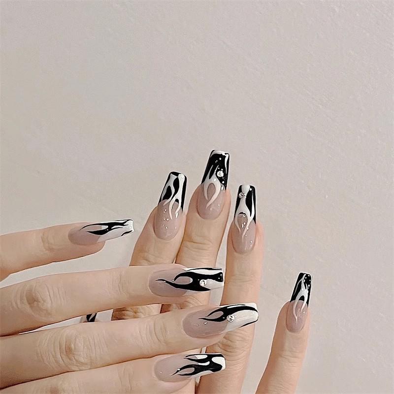 Samoprzylepne naklejki na paznokcie 3D tłoczone płomienie Aurora ciernie srebrny laser (2025)