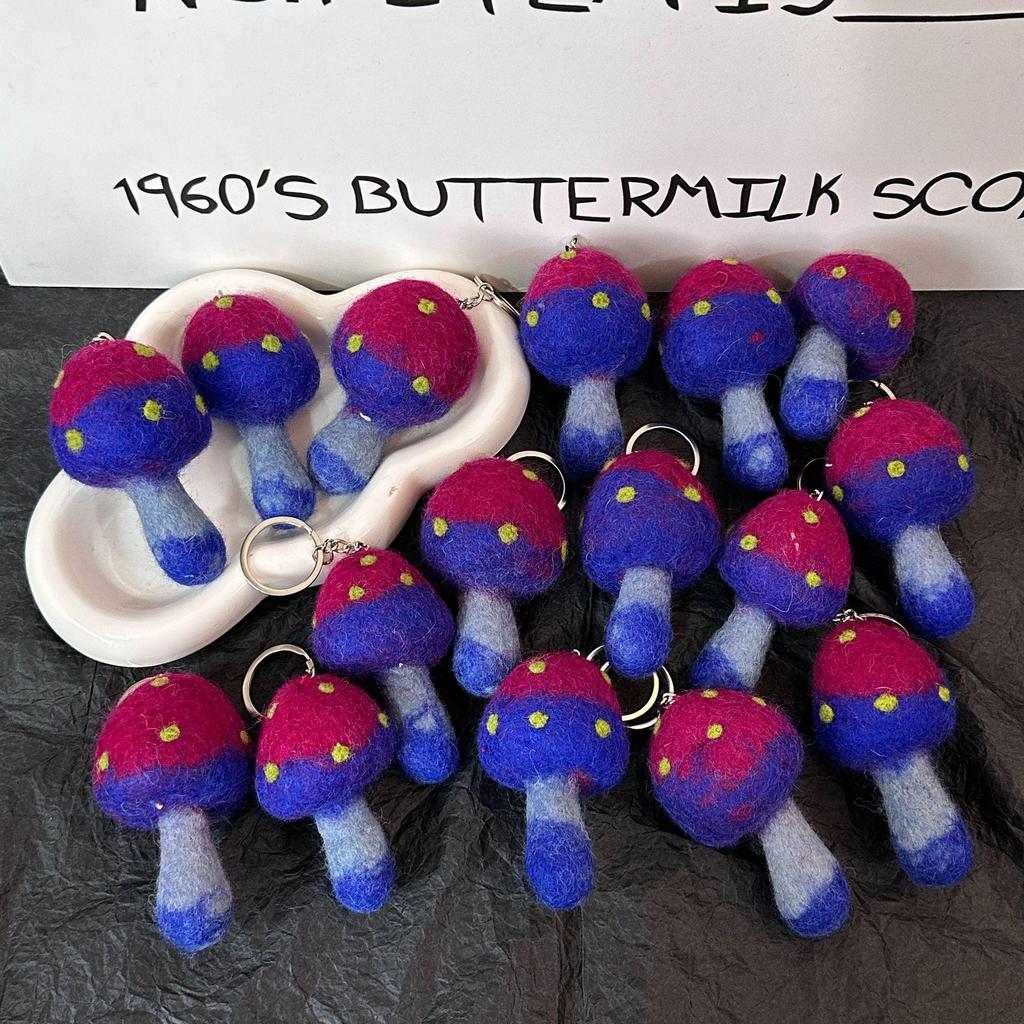 Mushroom Wool Felt Pendant: Handmade Women's Ornament with Cultural and Creative Design