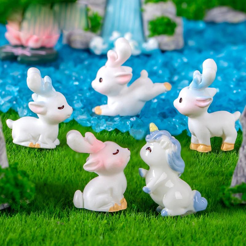 Cute Miniature Resin Deer Figurine For Desktop Decoration Adorable Blind Box Animal Ornament