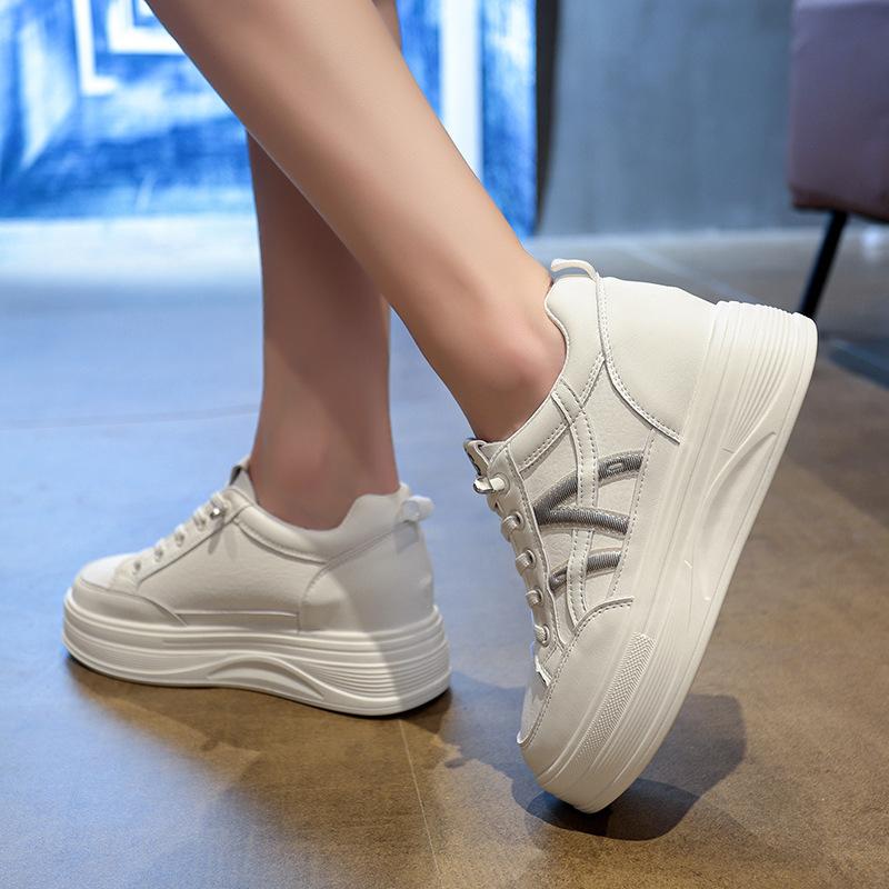 Korean version of imitation leather little white shoes women's 2025 summer and autumn new lace-up soft sole soft surface fashion versatile sports