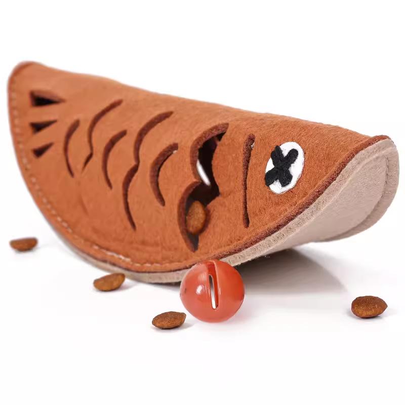 

Cat Chew Toy Pet Food Leakage Simulated Fish Bite-resistant Kitten Toy Sound Bell Cat Teeth Grinding Chewing Toy