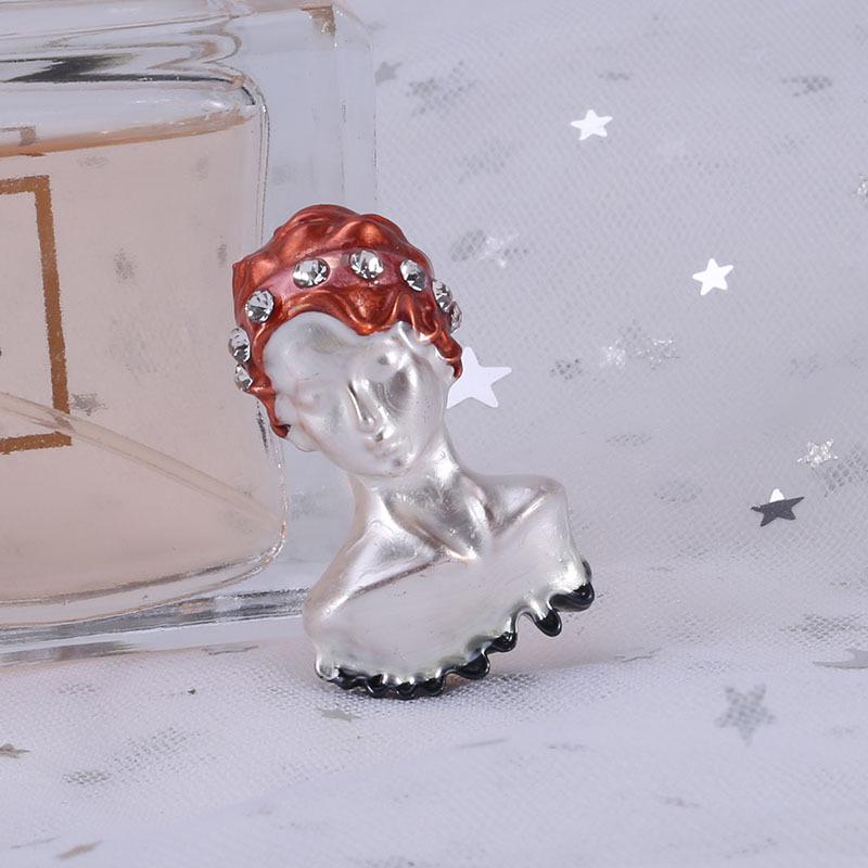 Creative Fashion Classic Character Brooch, Alloy Drip Rhinestone Brooch, High-End Clothing Accessories Pin