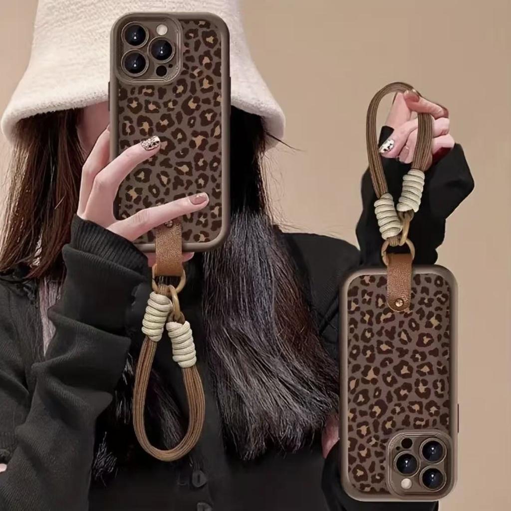Spotted leopard print for iphone17pro mobile phone case Apple 15 hand rope 14 retro 13promax new 16x