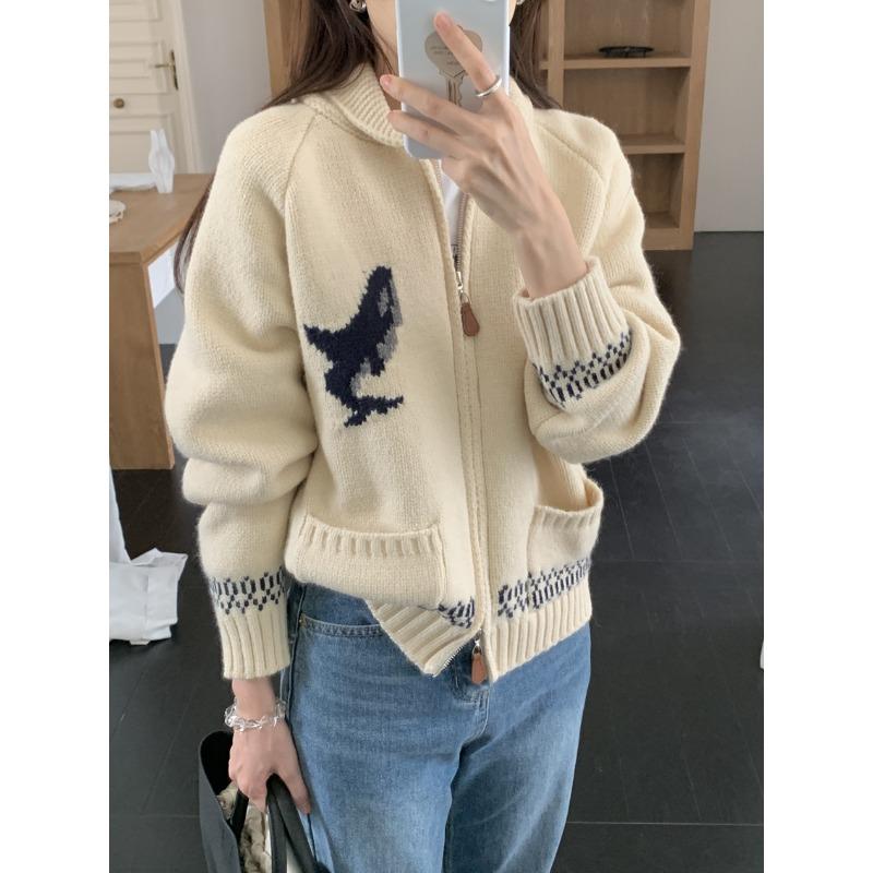 

Autumn and winter casual lapel sweater jacket women s new retro jacquard lazy wind thickened knitted zipper cardigan One size