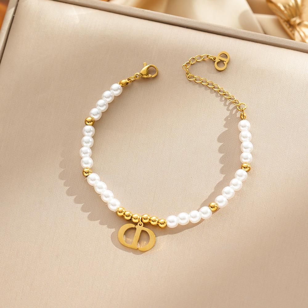 Exquisite 18K Gold-Plated Titanium Steel Necklace - Women's Clavicle Chain Jewelry, Fade-Resistant