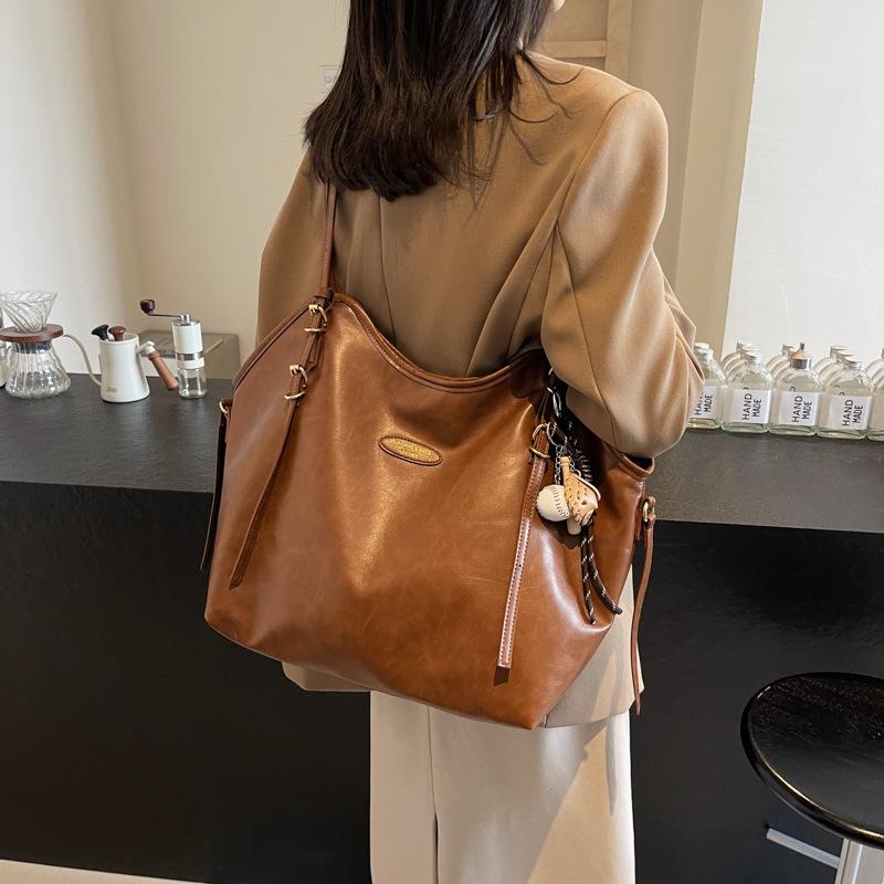 Big bag women's new trendy design sense niche tote bag simple versatile shoulder bag large capacity commuter bag