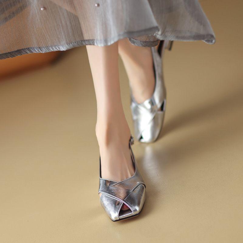 Fashion New Style Summer Fashion Comfortable and Casual Hollow Toe-toe Soft-soled Square-toe Flat-soled Wear-resistant Women's Sandals