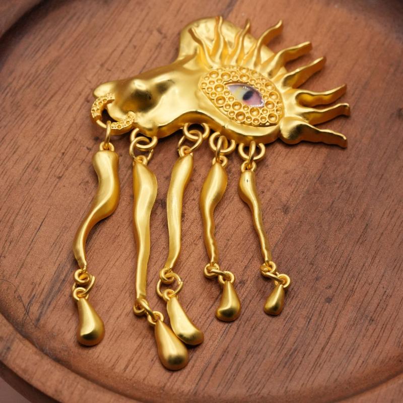 Pleated Devil'S Eye Brooch Alloy Keyhole Shape Glaze Luxury Badge Pin Trendy Tassels Banquet Clothes Metal Pin