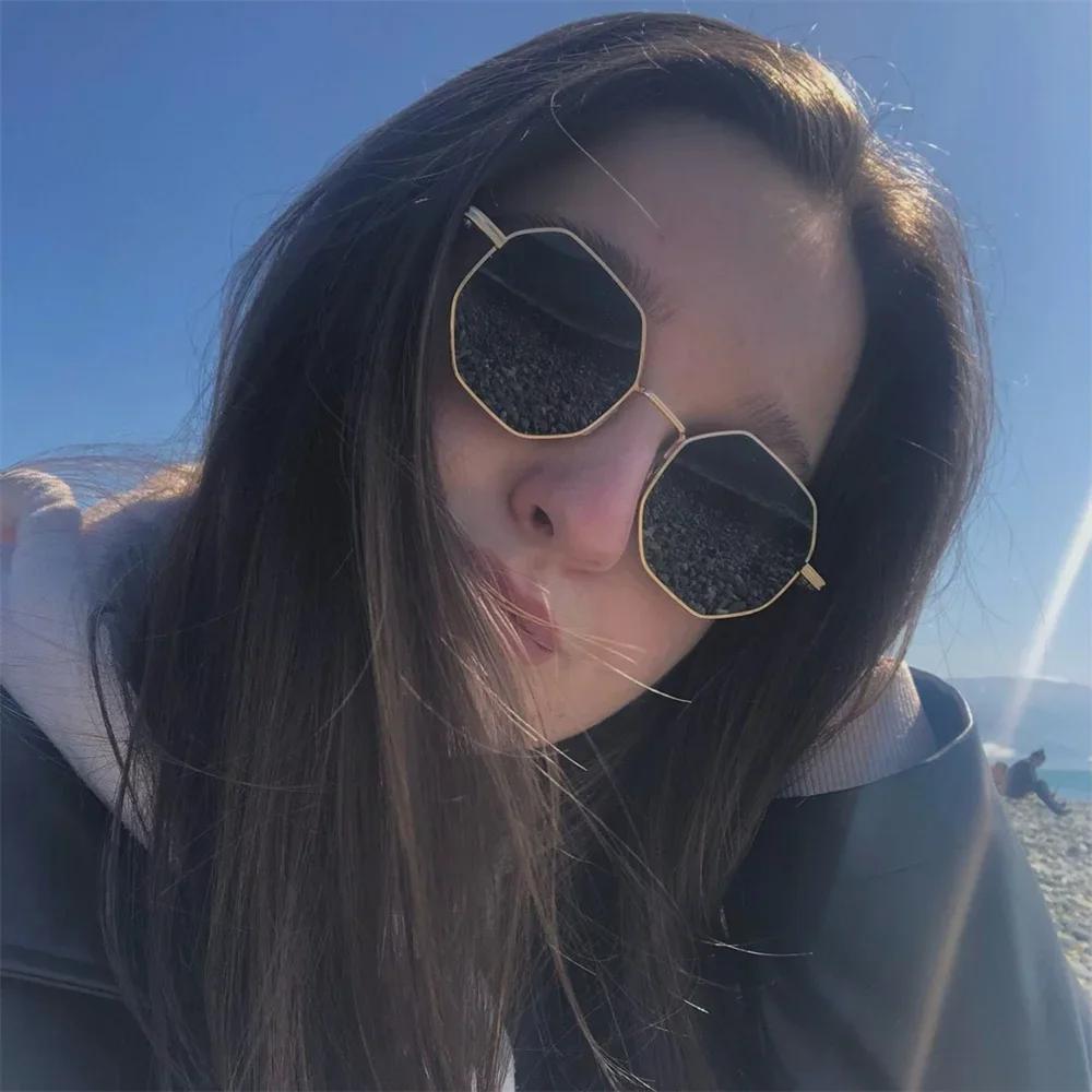 Vintage Square Sunglasses for Men/Women Fashion Polygon Frame Sun Glasses Fashion Metal Outdoor Driving Eyewear