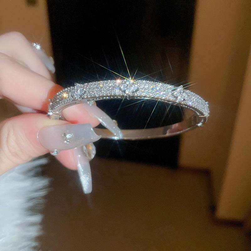 Stone Letter Bracelet Light Luxury Temperament Bracelet Fashion Versatile High-end Jewelry