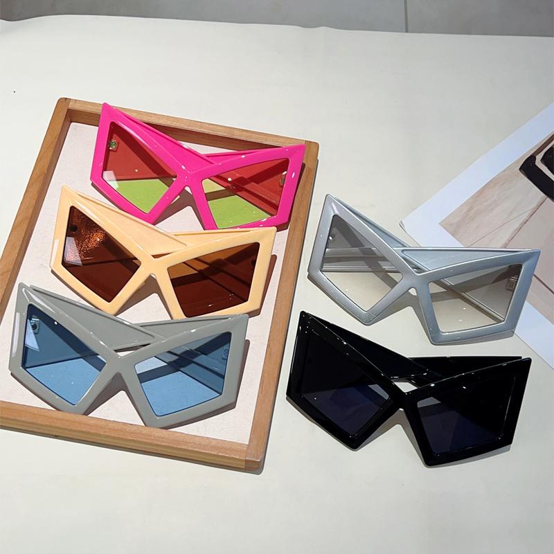 Oversized Cat Eye Sunglasses Women New Fashion Multi-color Hip-hop Sun Glasses Trendy Brand Design Beach Vacation Shades