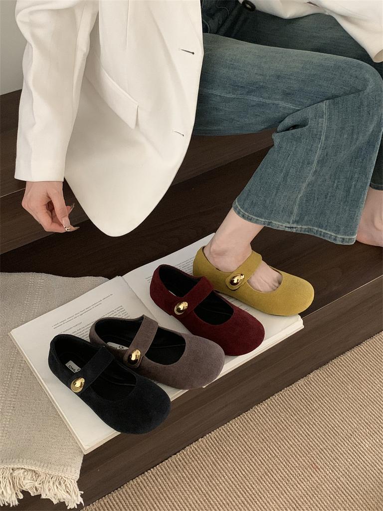 Retro Mori one-word buckle with grandma shoes for women's 2025 new cute round head Mary Jane flat shoes