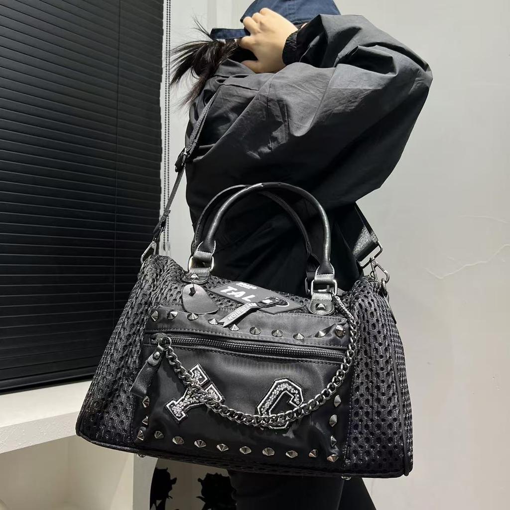 Hot Selling Women's Mesh Splicing Handbag with Rivet Chain, Personalized and Fashionable Street Shoulder Bag