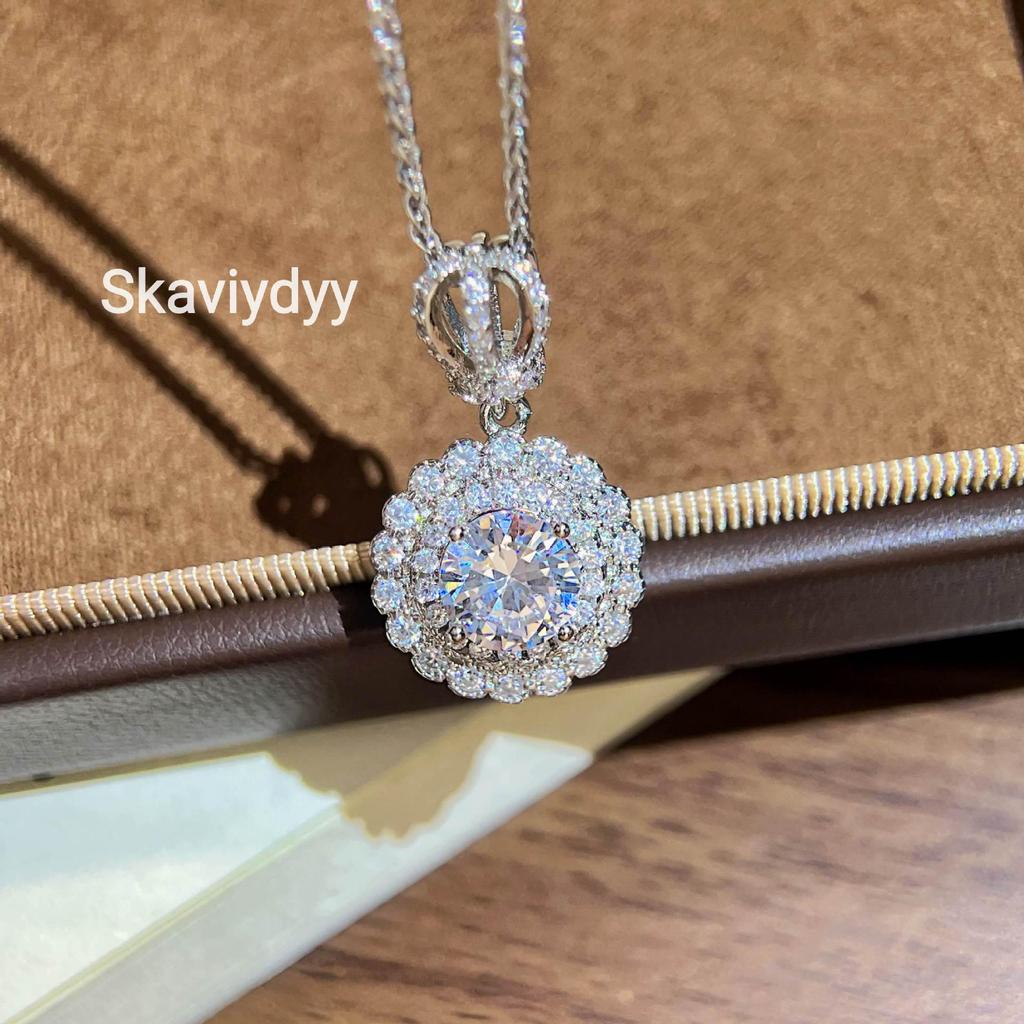Elegant Micro-Inlaid Moissanite Crown Pendant 2-Carat Clavicle Chain