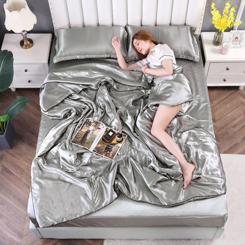 Luxury Summer Quilts Soft Emulation Silky Satin Quilted Quilt Machine Washable Air-conditioning Comforter Bedspread Thin Blanket