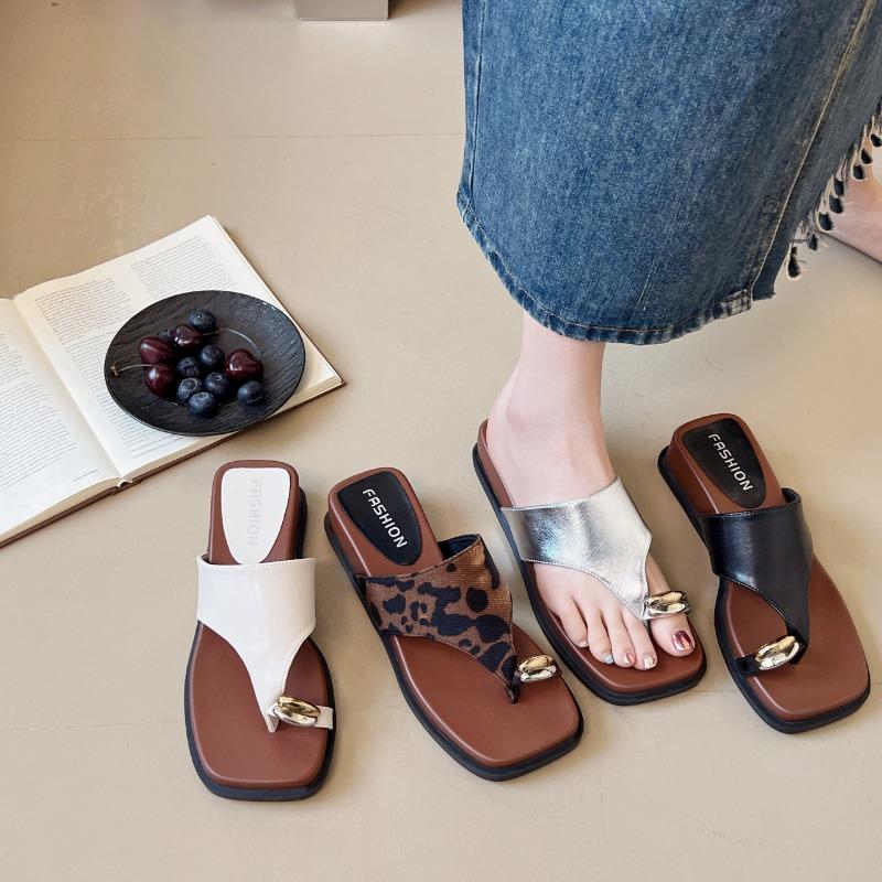 Fashion Casual Cover Toe Flat Slippers Women's Summer Wear New Seaside Vacation Beach Shoes Cool Slippers