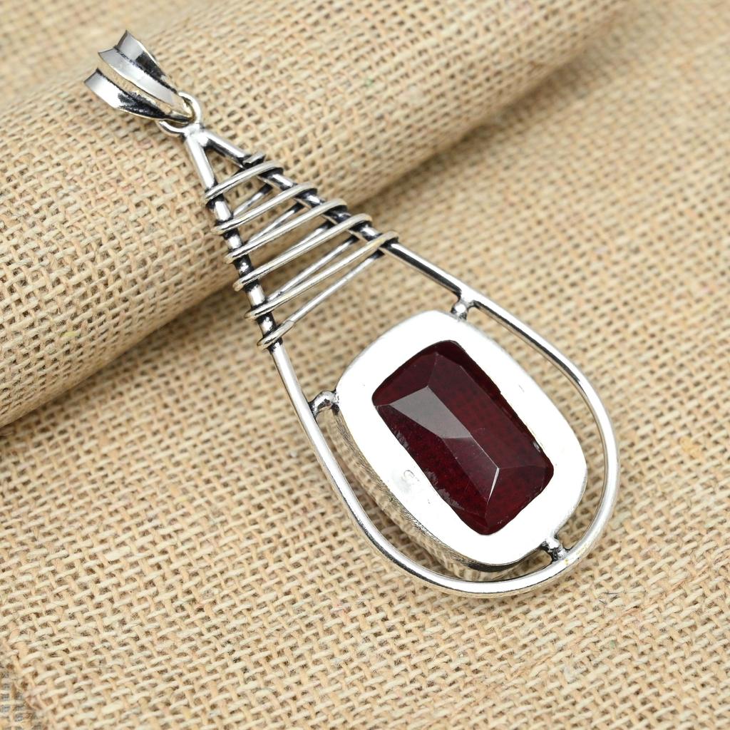 Red Garnet Gemstone 925 Sterling Silver Handmade Jewelry Fancy Design Pendant
