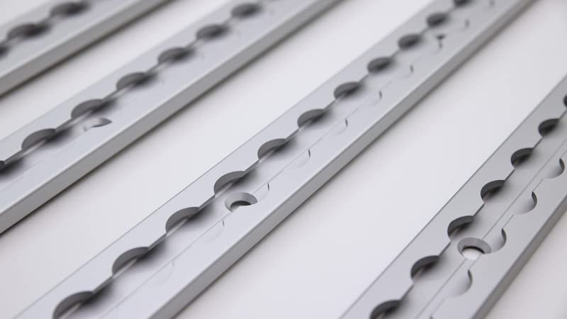 Șină pentru piese de motocicletă Kijima, fixată pe caroseria vehiculului, 1200 mm, aluminiu anodizat, finisaj argintiu, cu o singură atingere, 303-0094