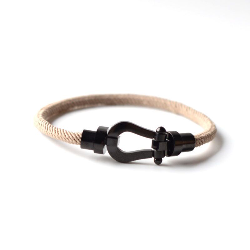 Original European and American Style Mechanical Horseshoe Buckle Hand-Woven Bracelet, Simple and Unique Couple Bracelet, Student Gift