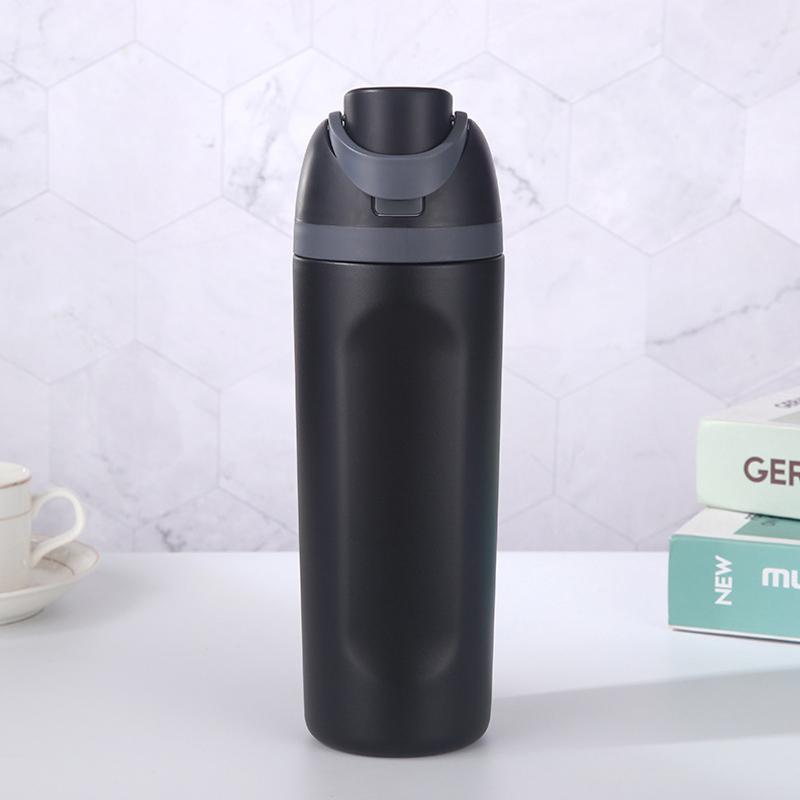 24oz Izolovaná láhev na vodu z nerezové oceli se slámkou Sportovní láhev na vodu Skvělá na cestování