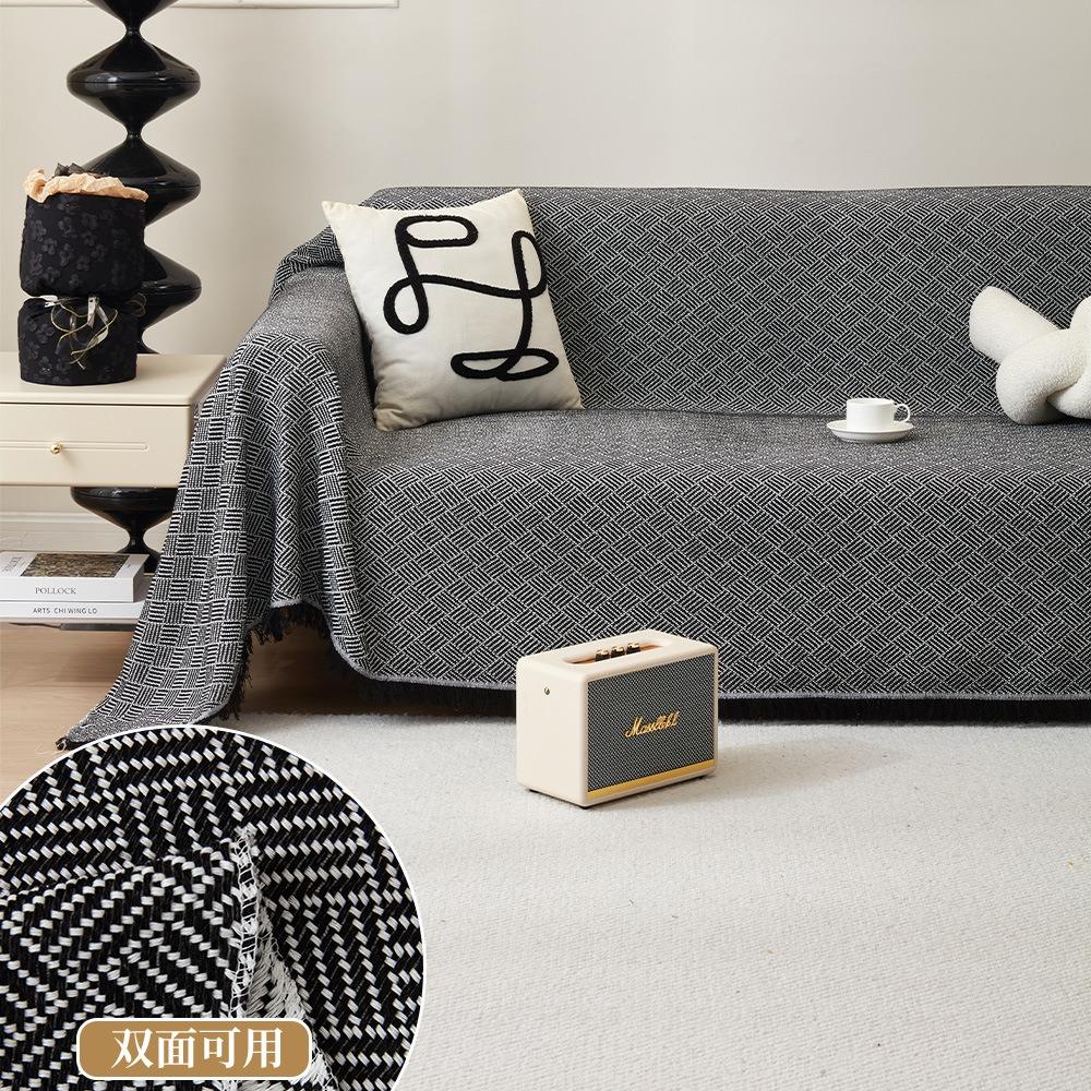 

Cream Style Sofa Cover Full Coverage Universal All Season Couch Blanket for Picnic Camping 90x180