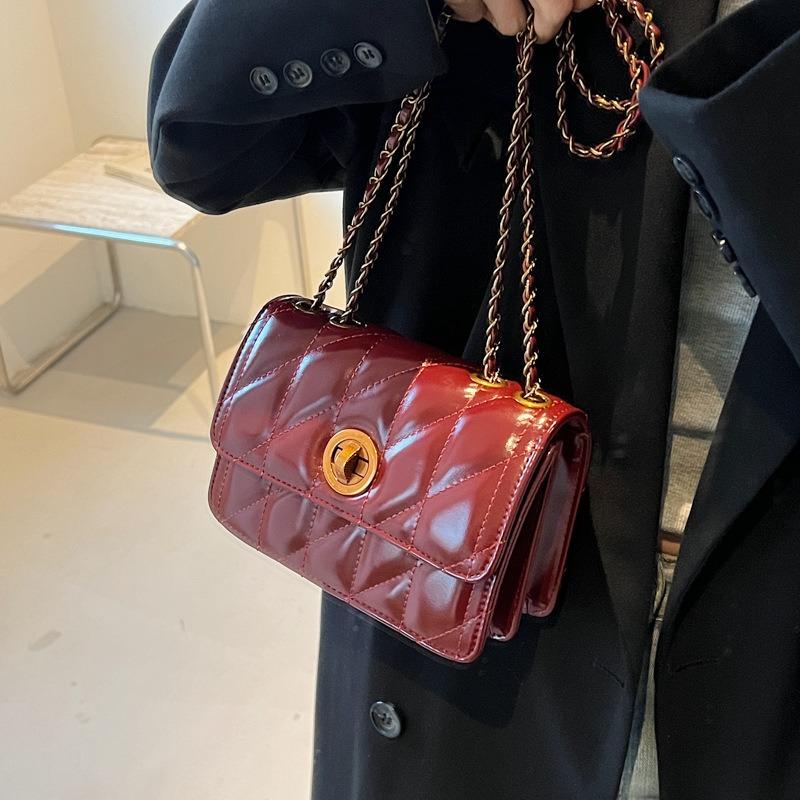 Fashion diamond underarm bag women's trend high-end shoulder bag winter new niche women's bag