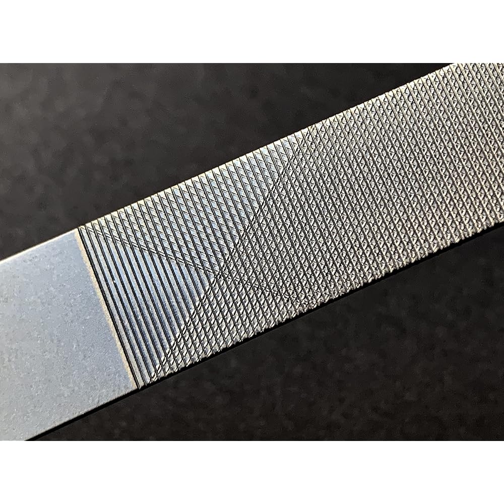 YOSHIDA YASURI Pilnik do paznokci Srebrny 140 Blister