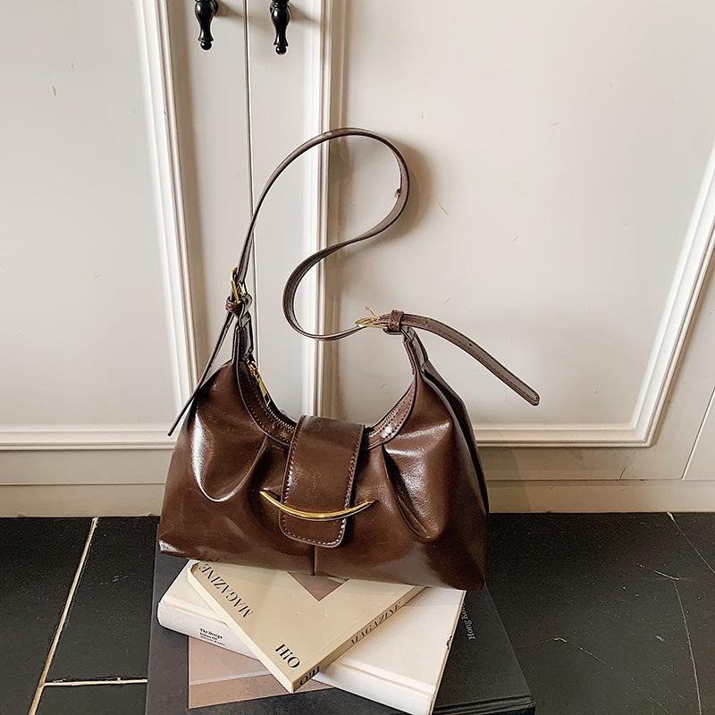 

Fashionable Retro Underarm Bag, Niche for Daily Commuting Handbag, Shoulder Bag, Casual Crossbody Bag without pendant кавовий