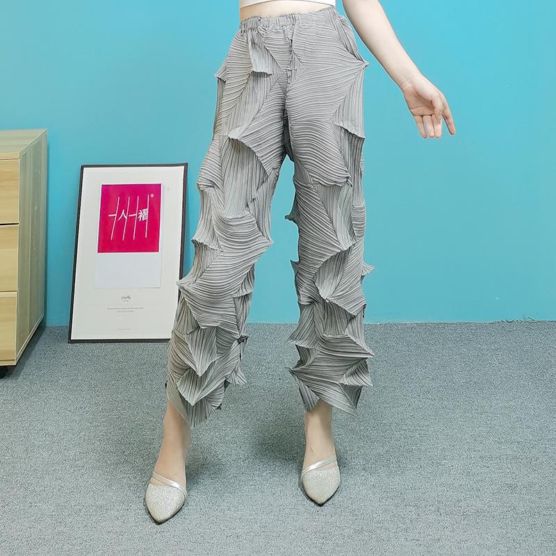 

Плиссированные брюки Miyake Diamond с неровным низом длиной 9/10 и принтом «ананас» - Коллекция весна/лето 2025 [В наличии] One Size светло-серый