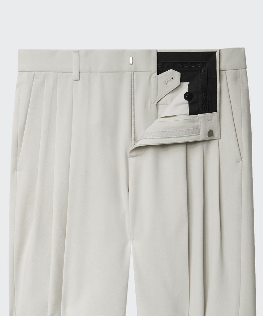 Musinsa Standard Three-Puck Semi-Balloon Slacks [Dusty Cream]