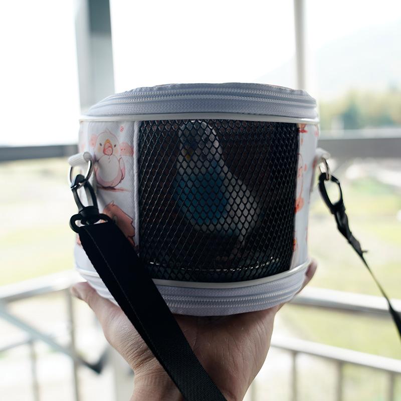 Cute Portable Shoulder Bag for Budgies Lovebirds Sugar Gliders with Breathable Mesh and Detachable Design Bird Toys Bird Cage