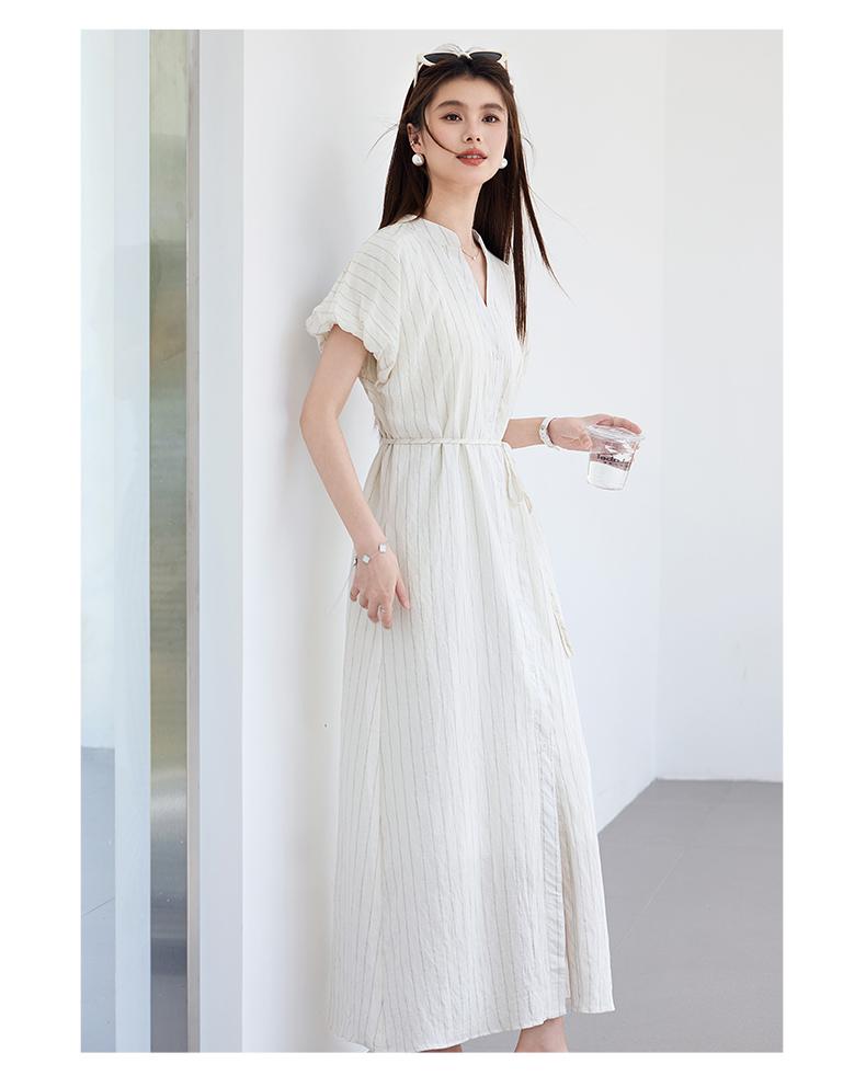 Summer 'Oxygen Girl' vertical striped dress with small V-neck strap, waist cinched, bubble sleeves, commuting date, slimming effect