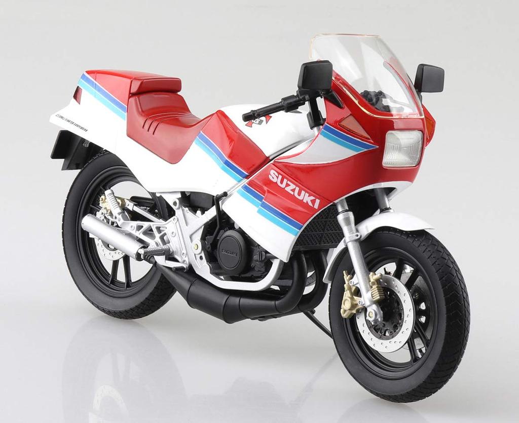 Skynet Finished Bike Suzuki Red x White 1/12 RG250