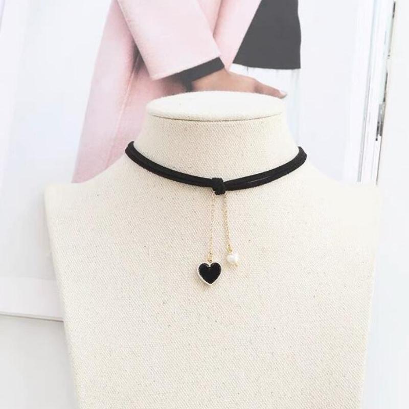 Christmas New Year Red Pendant Girl Vintage Velvet Choker Necklace Personality Sweet Love Collarbone Chain Necklace