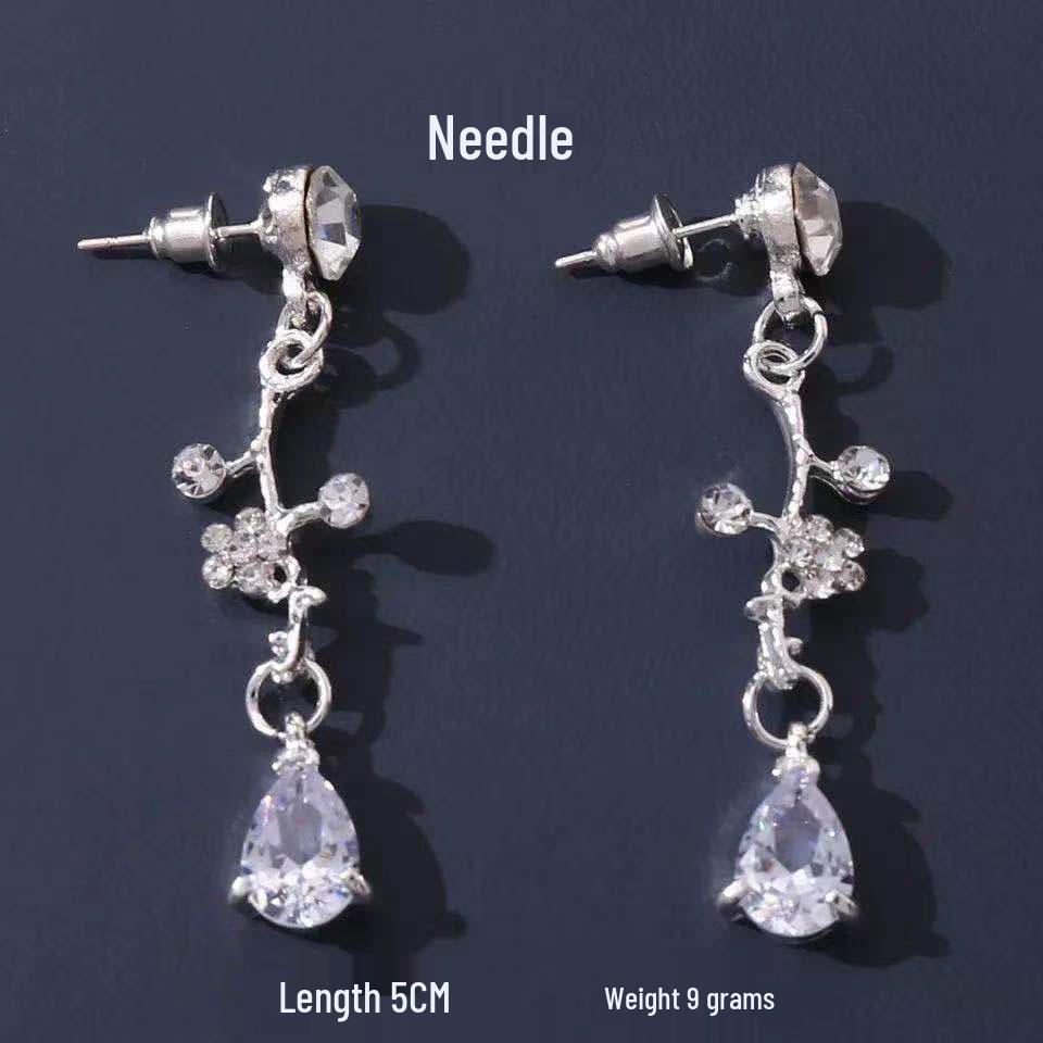 Children's Crystal Tiara Headband: Princess Crown Hair Accessory for Girls' Birthdays and Performances