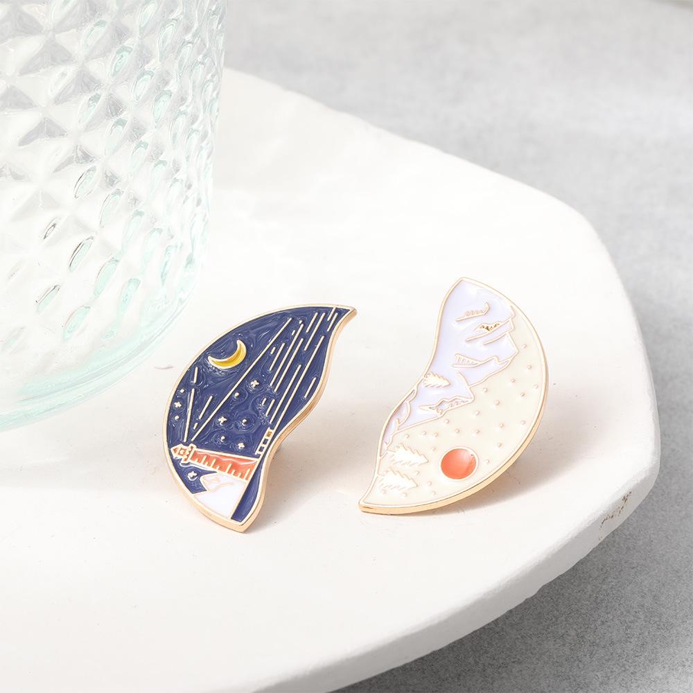 Summer Environmental Protection Brooch Personalized Dripping Oil Lighthouse Starry Sky Moon Sun Splicing Round Couple Brooch Brooch