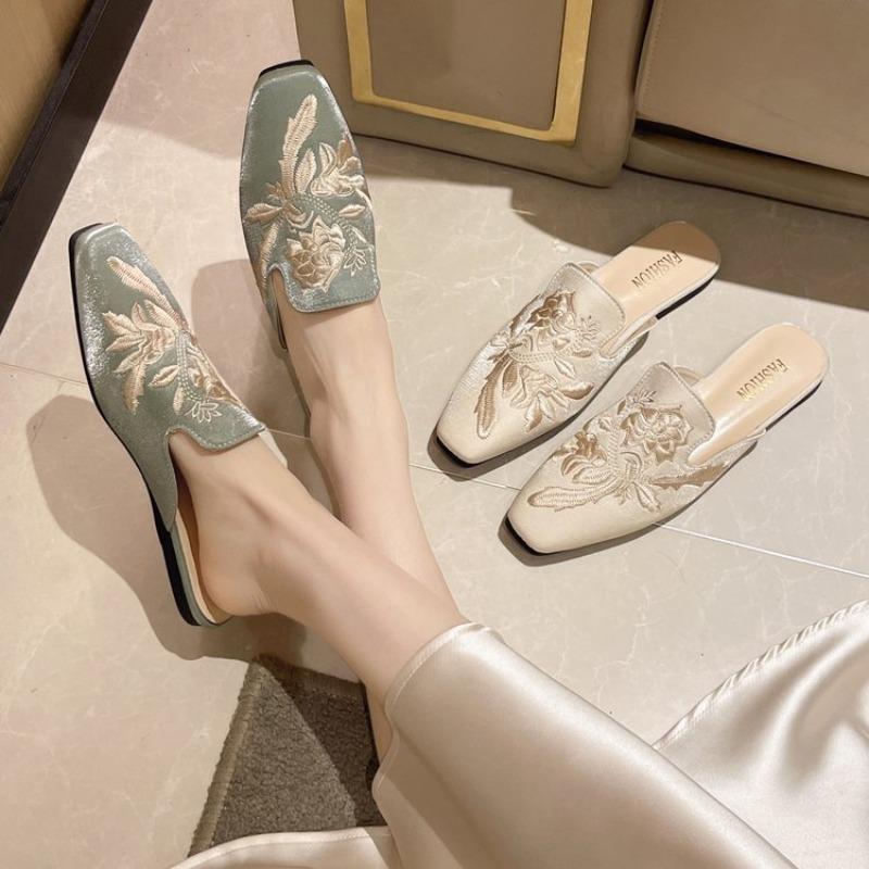 Embroidered Deep Cut Women's Slippers with Oversized Thick Heels Shoes Women Zapatos De Mujer  Sandals