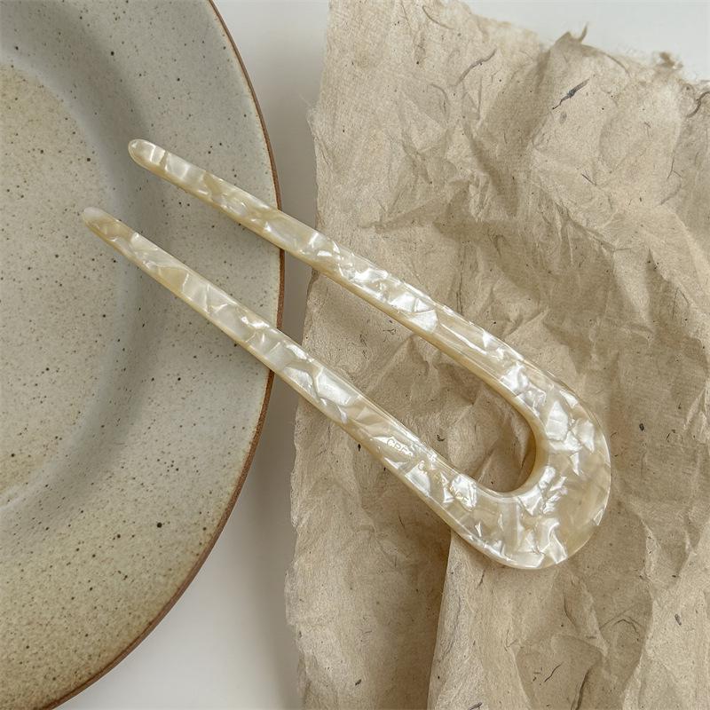 Elegant U-Shaped Acetate Hairpin for Women - High-End, Classic Large Hair Stick for Updos, Modern Design