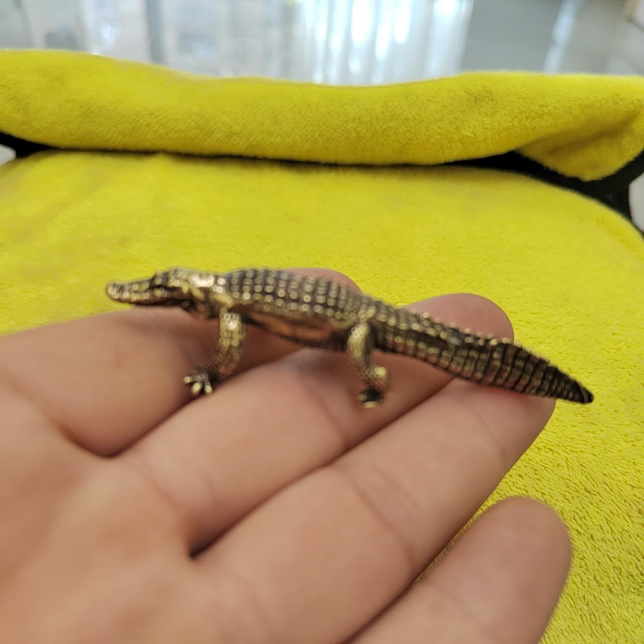 

Bronze Crocodile Statue Home Decor Animal Figure Ornament, Tea Pet Garden Decoration, Bronze Artifacts and Crafts светло-серый