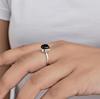Quadratischer Ring mit schwarzem Onyx, 925er Sterlingsilber, Minimalistischer Alltags Schmuck für Damen