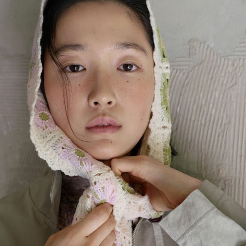 

Thursday Island [KiiiKiii] Flower Knit Muffler_T256MSF141W GN2