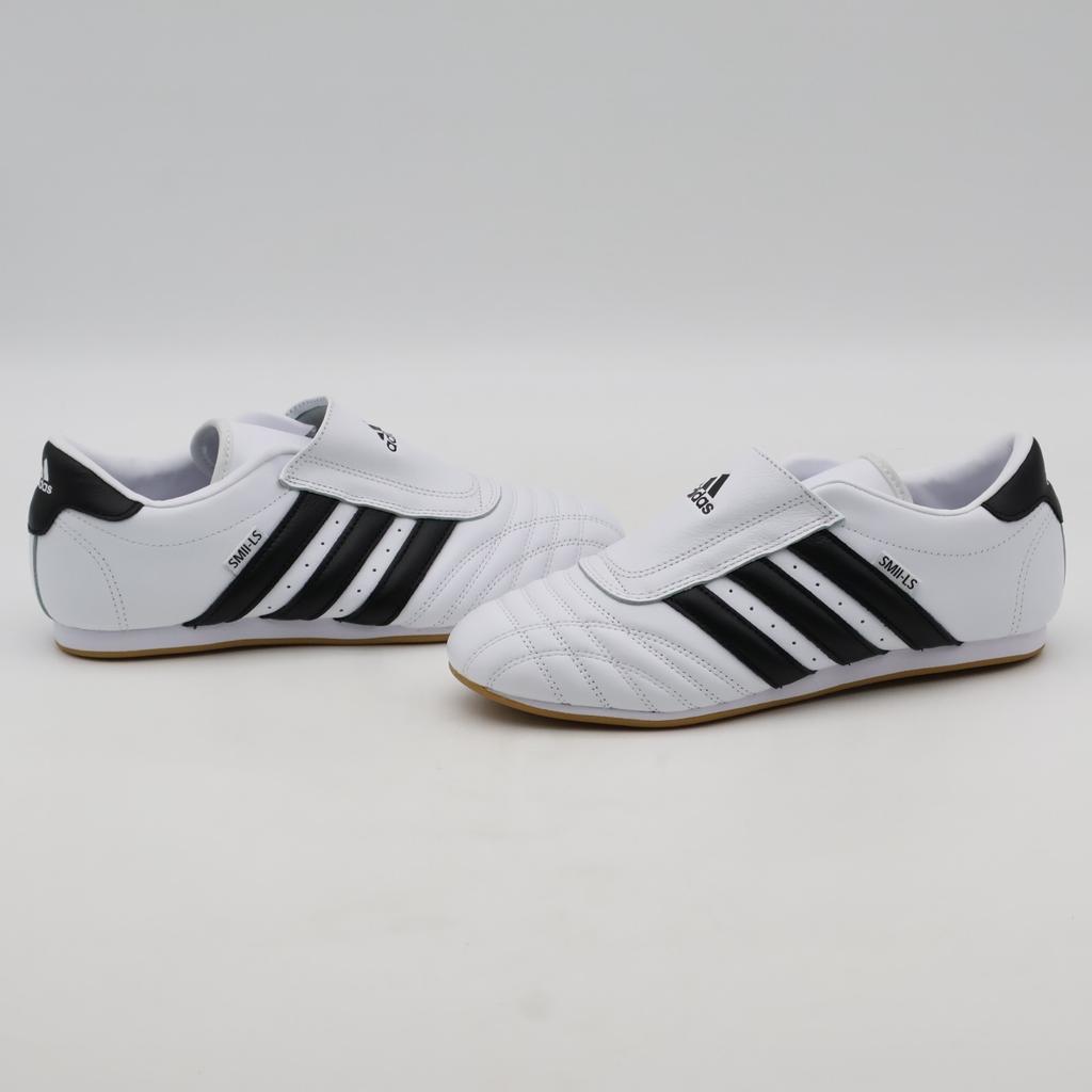 JQ4774 adidas Originals Calçado de Taekwondo Feminino Branco Preto Essencial Borracha (mulheres)