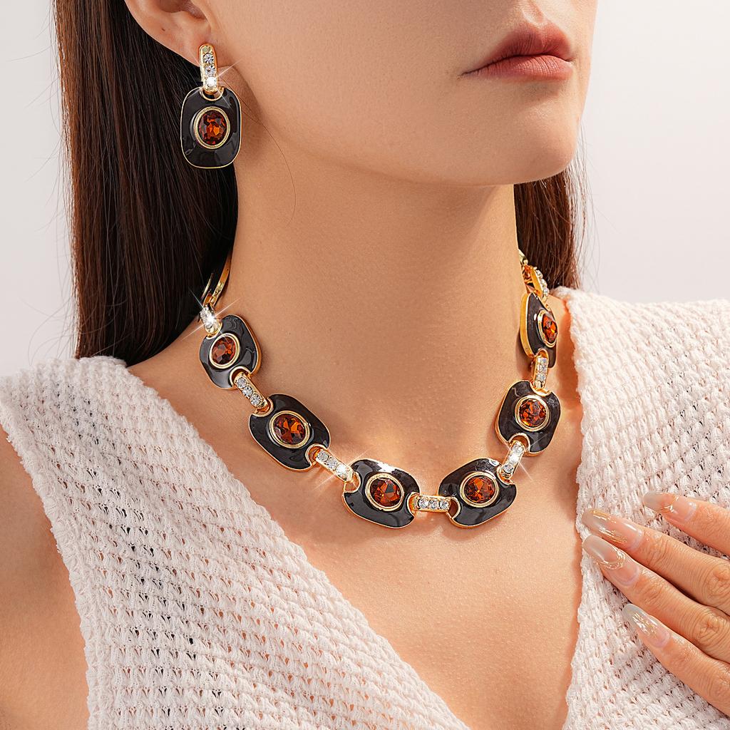 Diamond Dripping Oil Oval Splicing Necklace Retro Court Style Fashion Simple Collarbone Chain Light Luxury High-end Item Decoration