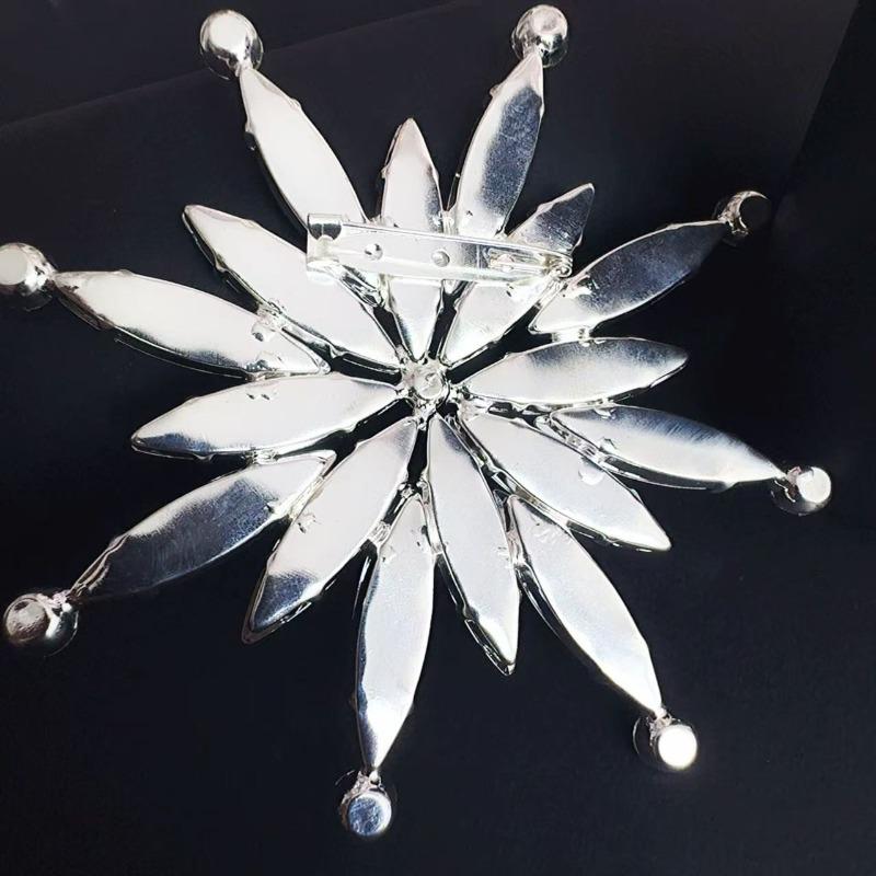 Flower Brooch Metal Exaggerated Rhinestone Brooch Oversized Snowflake Full Diamond Accessories Female Brooch